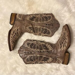 Corral Brown Ankle Boots with Embroidered Wings